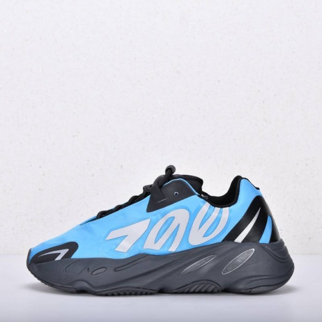 krossovki-yeezy-boost-700-art-3781-1-800x800